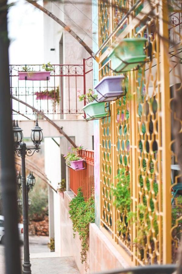 Damask Rose, Lebanese Guest House จูนิเย ภายนอก รูปภาพ